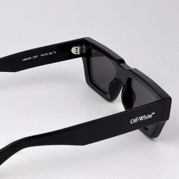 Off-White MANCHESTER Sunglasses – Black Square Frame | Model OERI129 1007 - Picture 8 of 11